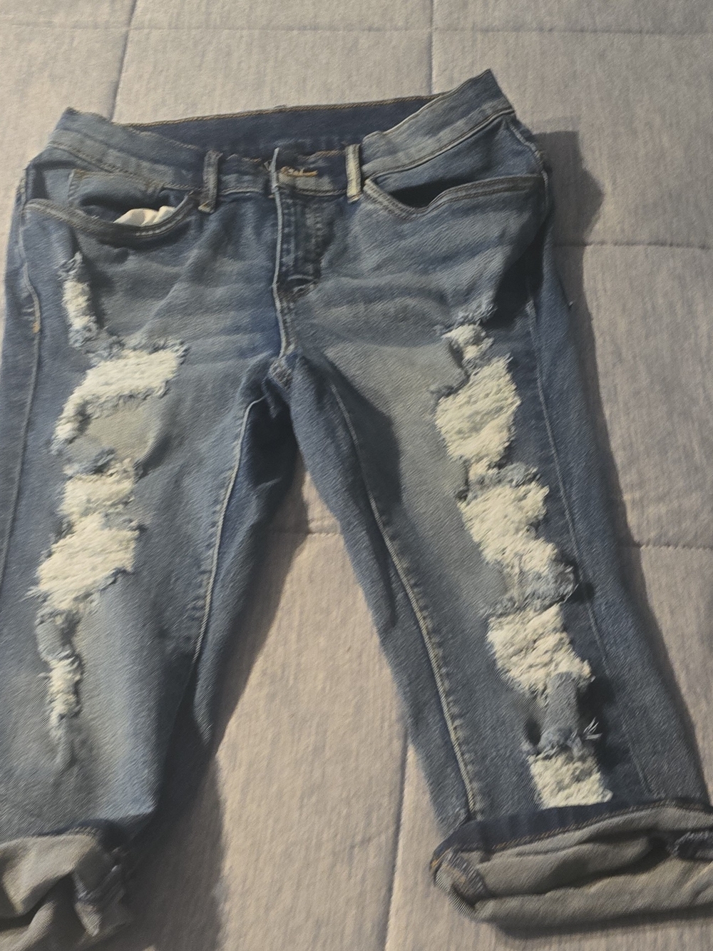 VENUS Distressed Light Blue Ripped Jeans
